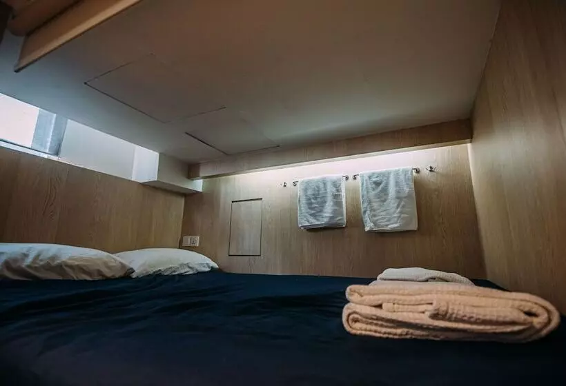 Hostel Bluewaters Pods @ Bugis