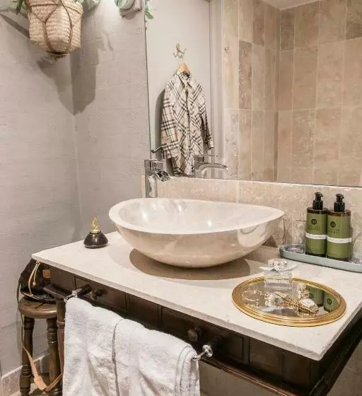 Hotelli Domaine Rabiega   Vineyard And Boutique