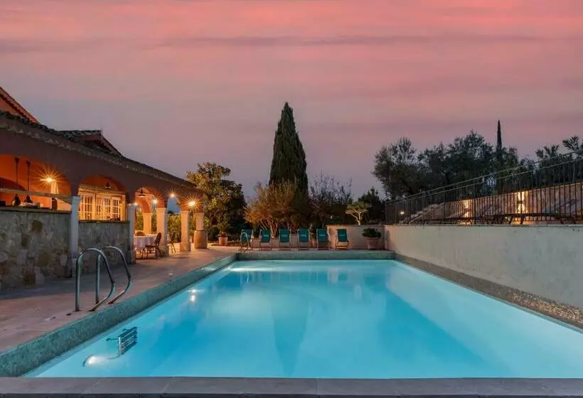 Hotelli Domaine Rabiega   Vineyard And Boutique