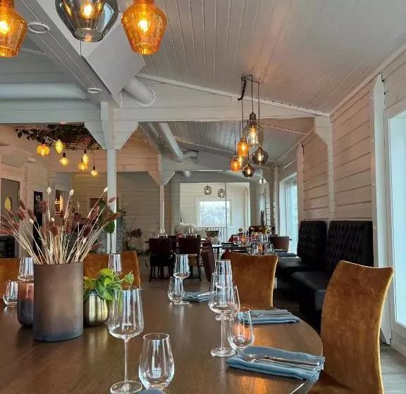 リゾートホテル Torsken Brygge