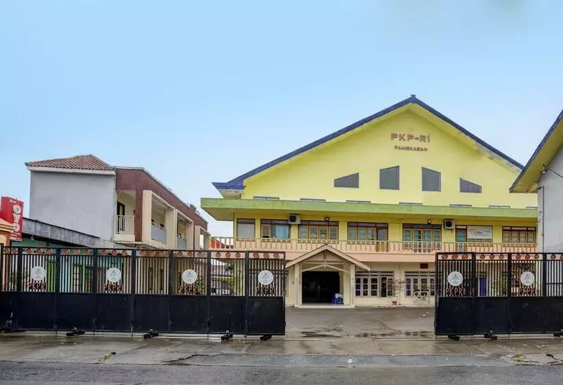 Hotelli Oyo 2708  Kemuning Syariah