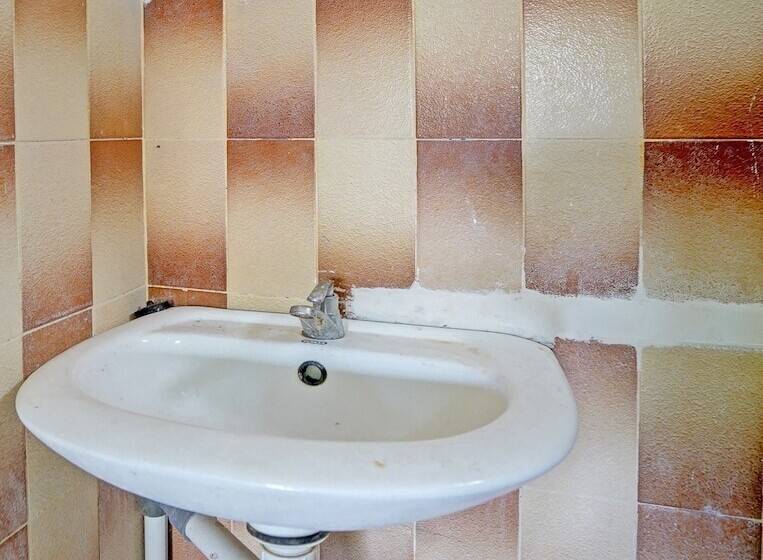 Hotel Oyo 2708  Kemuning Syariah