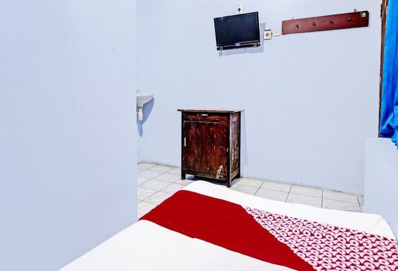 Hotel Oyo 2708  Kemuning Syariah