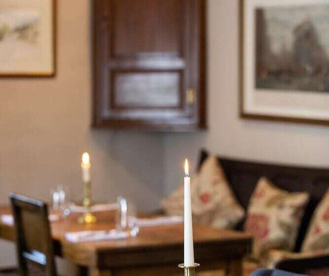 فندق The Coach And Horses