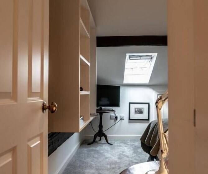 فندق The Coach And Horses