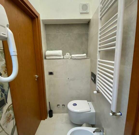 Pensjonat Casa Battisti Messina Guest House In Centro Città, Ideale Per Famiglie O Gruppi