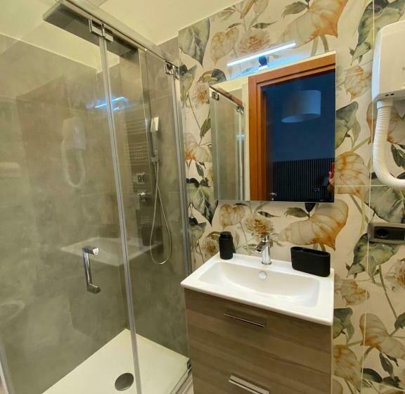 Pensjonat Casa Battisti Messina Guest House In Centro Città, Ideale Per Famiglie O Gruppi