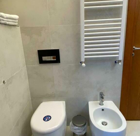 Pensjonat Casa Battisti Messina Guest House In Centro Città, Ideale Per Famiglie O Gruppi