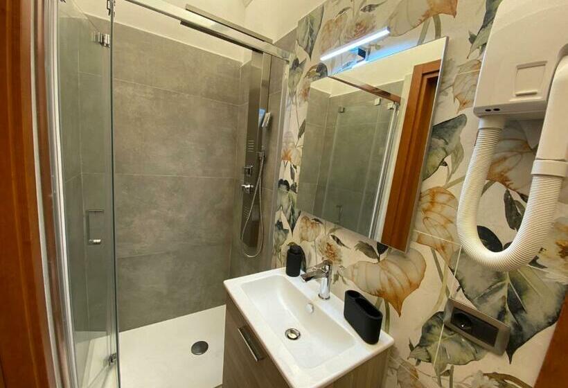 Pensjonat Casa Battisti Messina Guest House In Centro Città, Ideale Per Famiglie O Gruppi