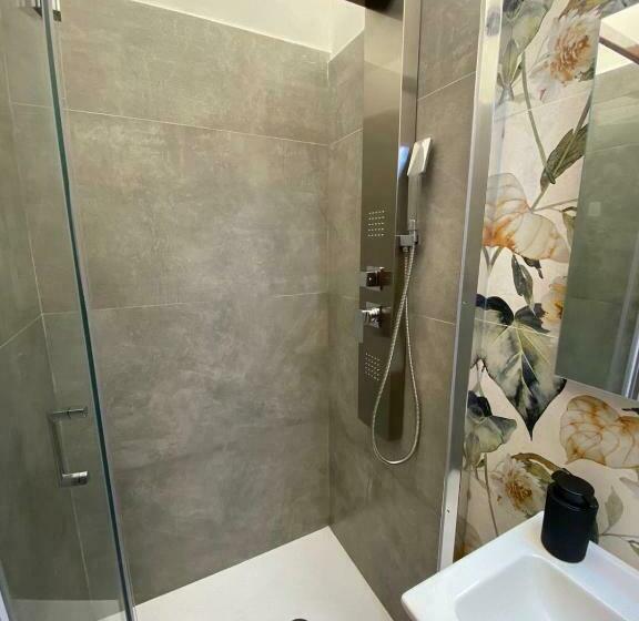 Pensjonat Casa Battisti Messina Guest House In Centro Città, Ideale Per Famiglie O Gruppi