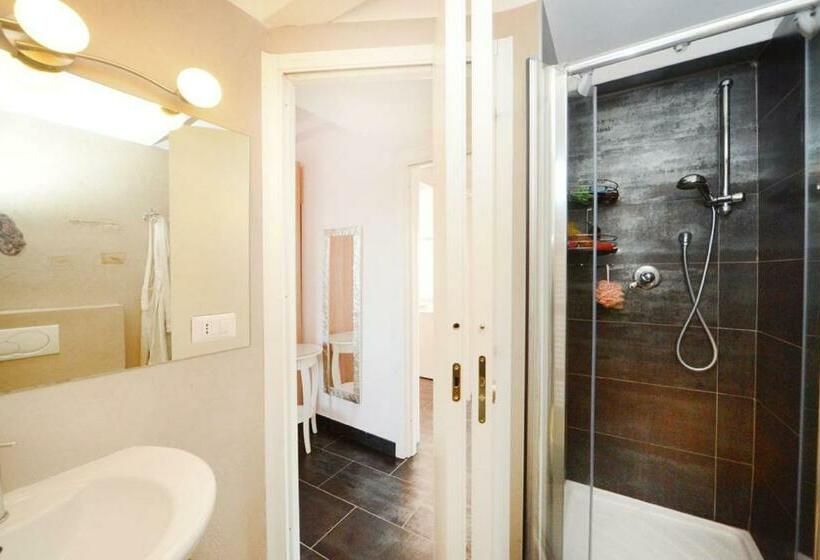 ペンション La Vita è Bella   Noli