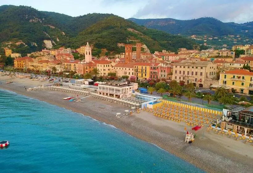 ペンション La Vita è Bella   Noli