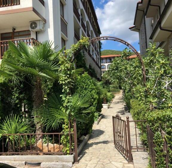 پانسیون Fregata Complex Marina