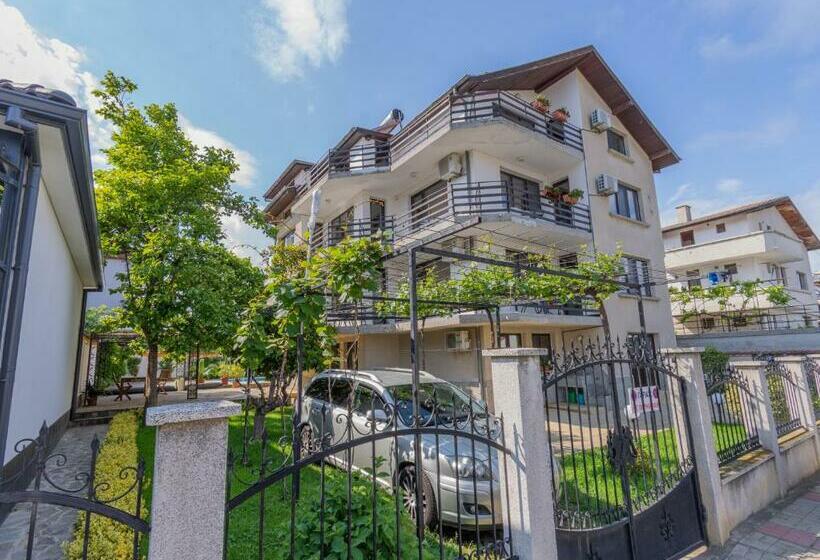 بنسيون Vila Rosen