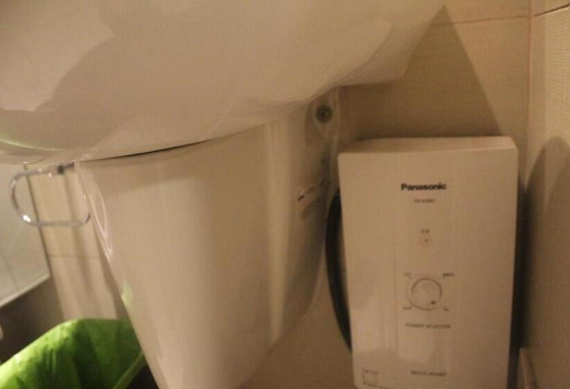 Azure C4 Beachpool Balcony Wifi Multiple Units