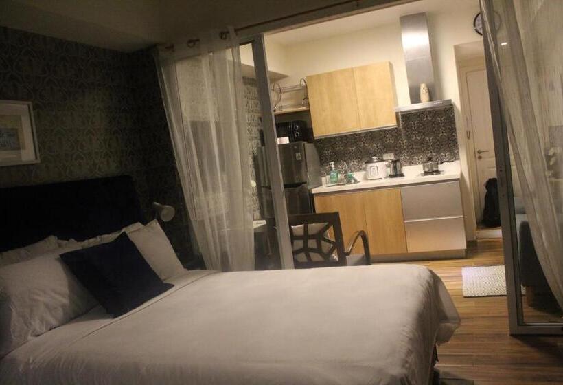 Azure C4 Beachpool Balcony Wifi Multiple Units