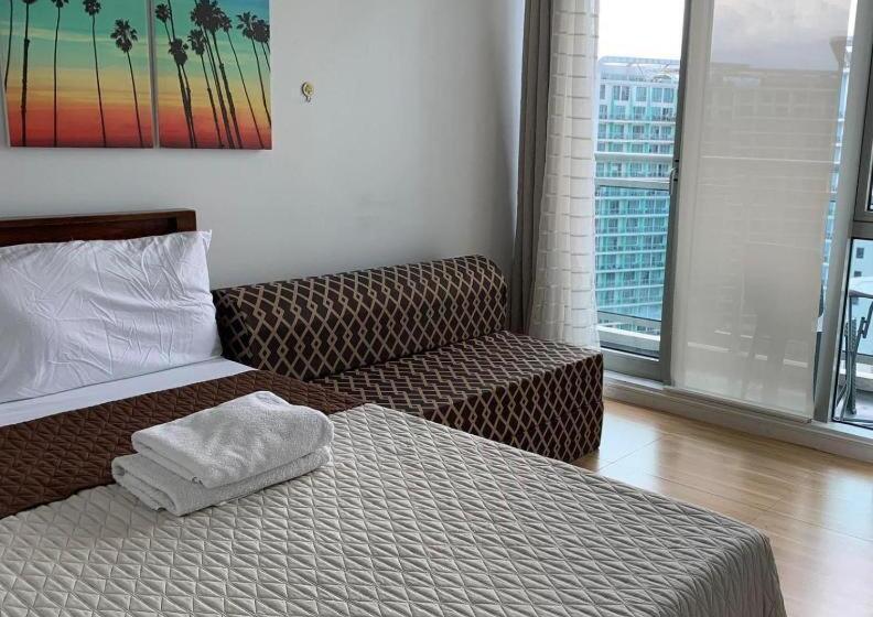 Azure C4 Beachpool Balcony Wifi Multiple Units