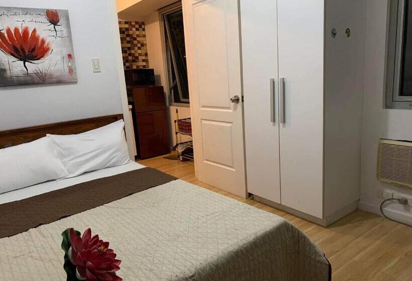 Azure C4 Beachpool Balcony Wifi Multiple Units