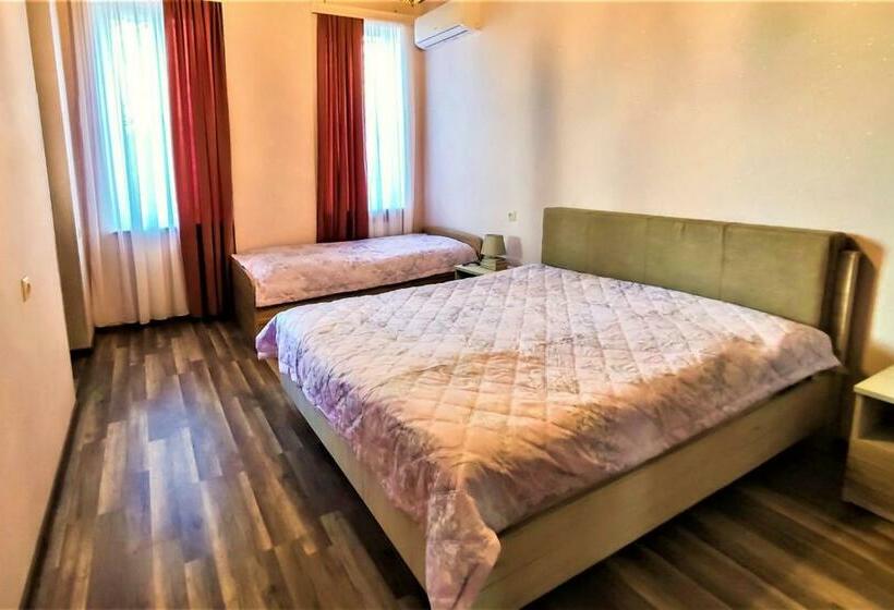 پانسیون Mango S Guesthouse