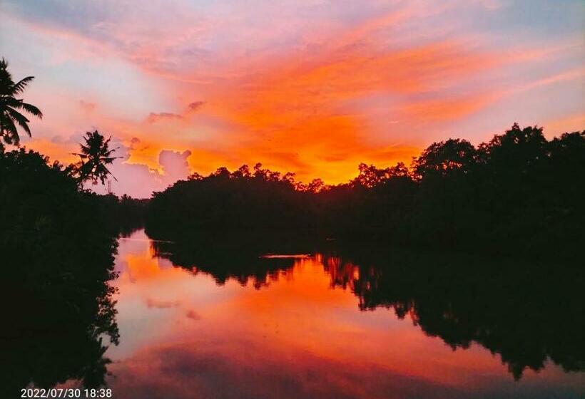 Pensão Suhasna River House