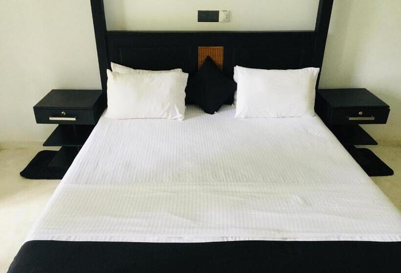 Pensão Suhasna River House