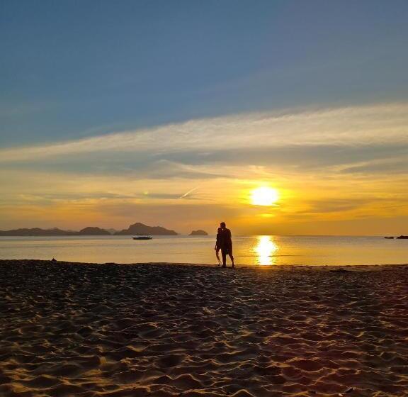 הוסטל Valine Grace Cottages