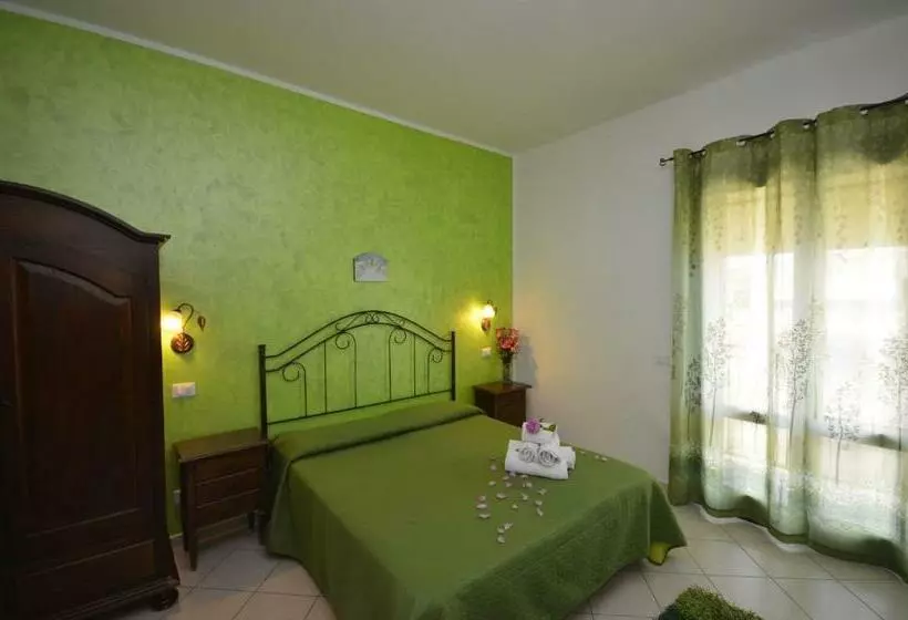 تختخواب و صبحانه Tre Passi Dal Mare
