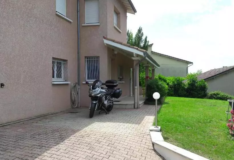 Aamiaismajoitus (B&B) Villas En Chanay