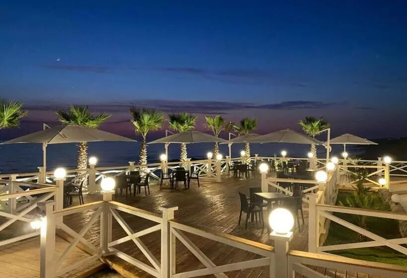 Kamarina Resort