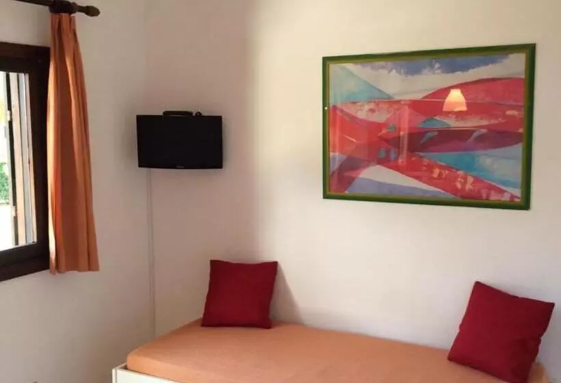 Kamarina Resort