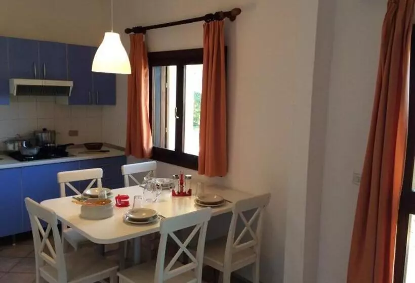 Kamarina Resort