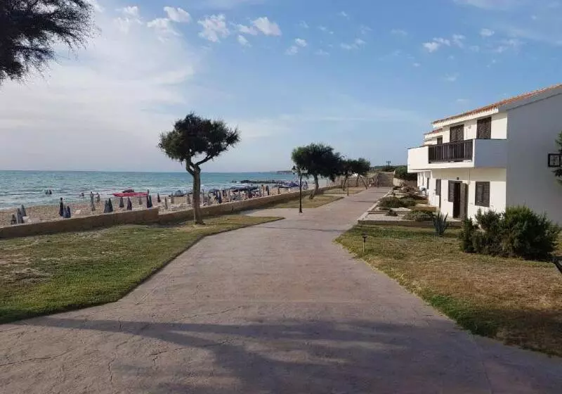 Kamarina Resort