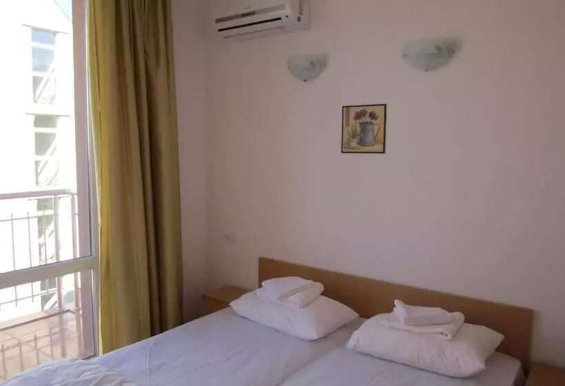 ペンション Guest Rooms Venera