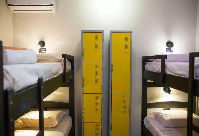 Vhostel