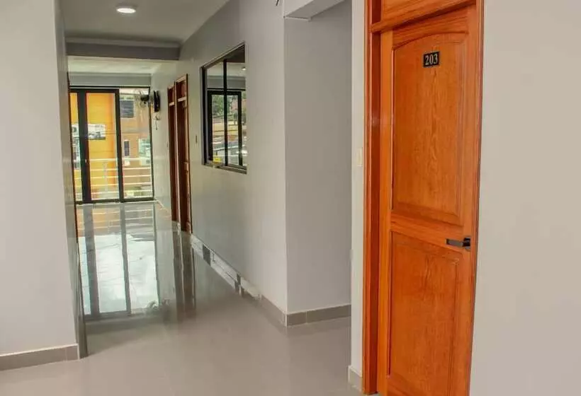 ユースホステル Hostal Cordillera Azul