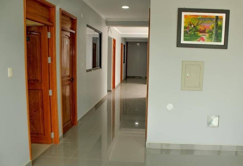 ユースホステル Hostal Cordillera Azul