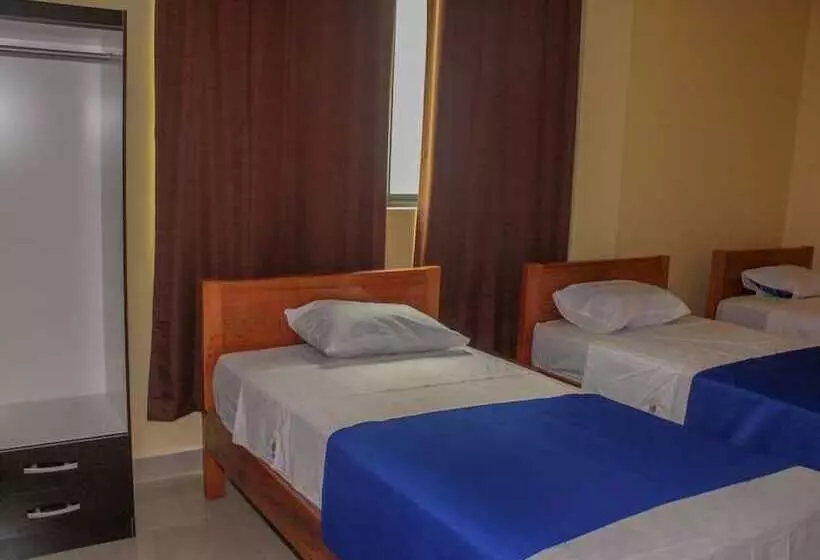 ユースホステル Hostal Cordillera Azul