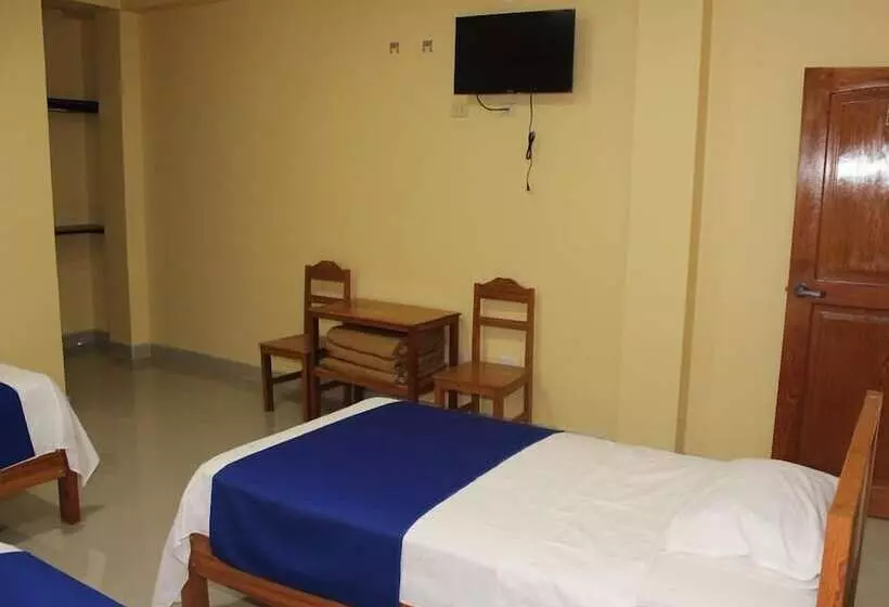 ユースホステル Hostal Cordillera Azul