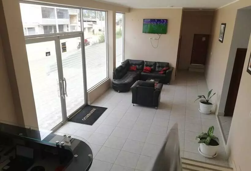 ユースホステル Hostal Cordillera Azul