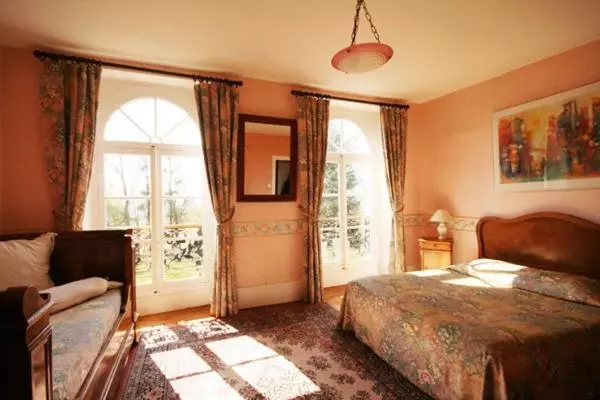 تختخواب و صبحانه Domaine De Sainte Anne