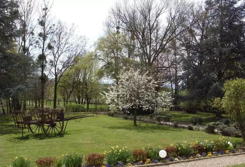 تختخواب و صبحانه Domaine De Sainte Anne