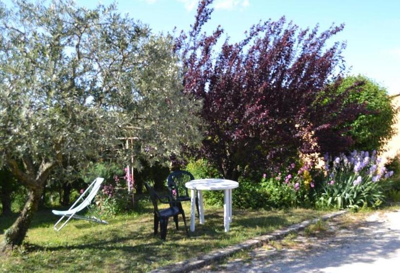 住宿加早餐  Le Nid Au Pied Du Mont Ventoux