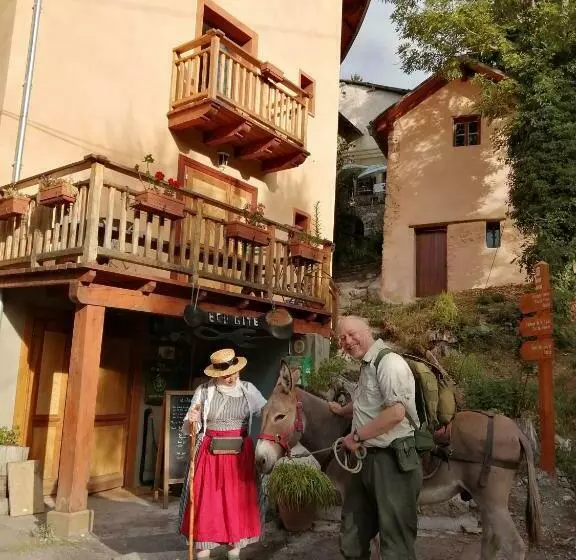 ユースホステル Eco Hôtel Et Yourtes Du Mercantour