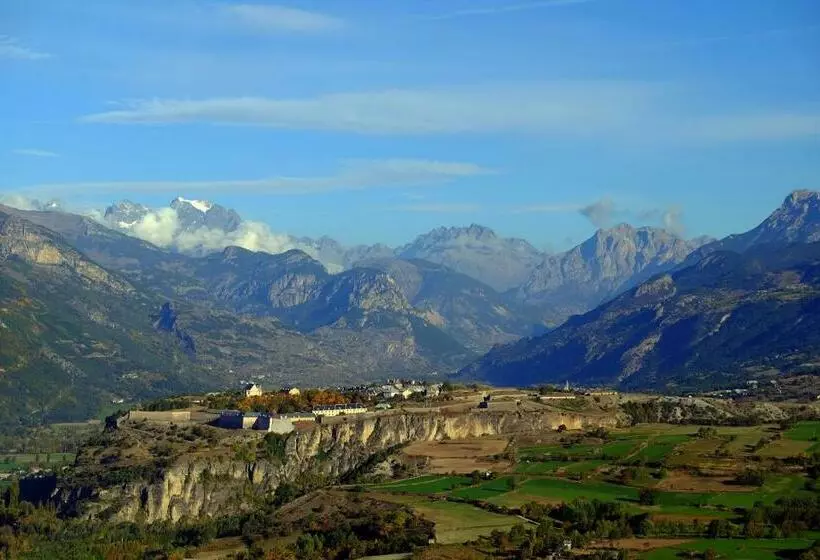 تختخواب و صبحانه La Maison De Joséphine
