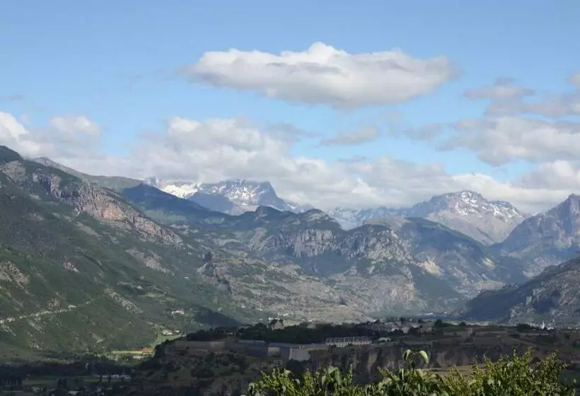 تختخواب و صبحانه La Maison De Joséphine