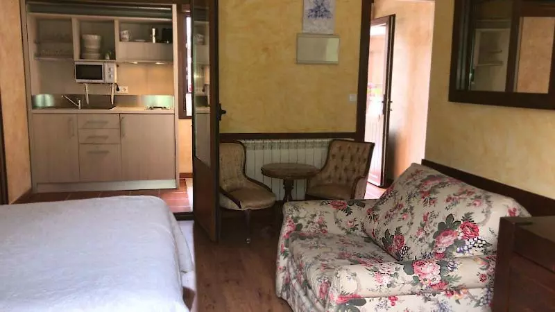 هتل Arenas De Cabrales  Apartamentos