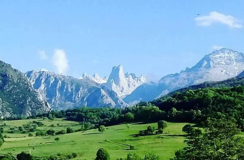 هتل Arenas De Cabrales  Apartamentos