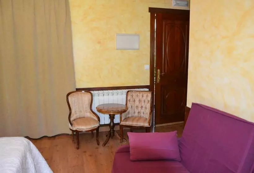 هتل Arenas De Cabrales  Apartamentos