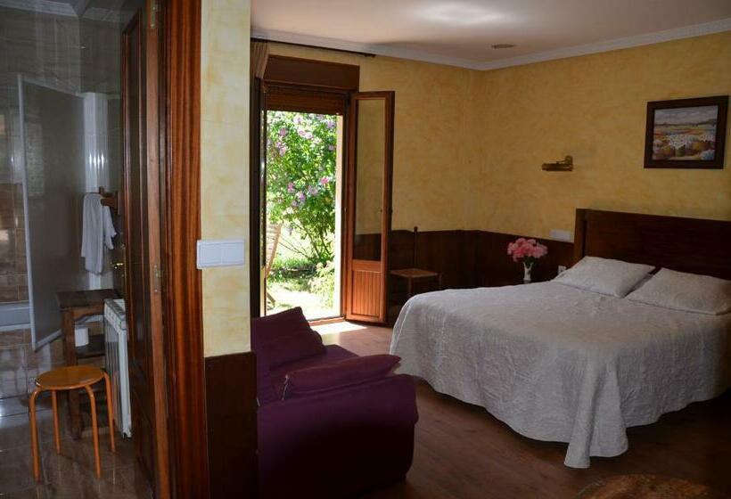 בית מלון כפרי Arenas De Cabrales Apartamentos