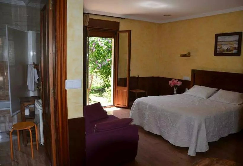 هتل Arenas De Cabrales  Apartamentos
